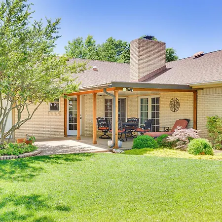 Charming Oklahoma City Home About 11 Mi To Downtown!
